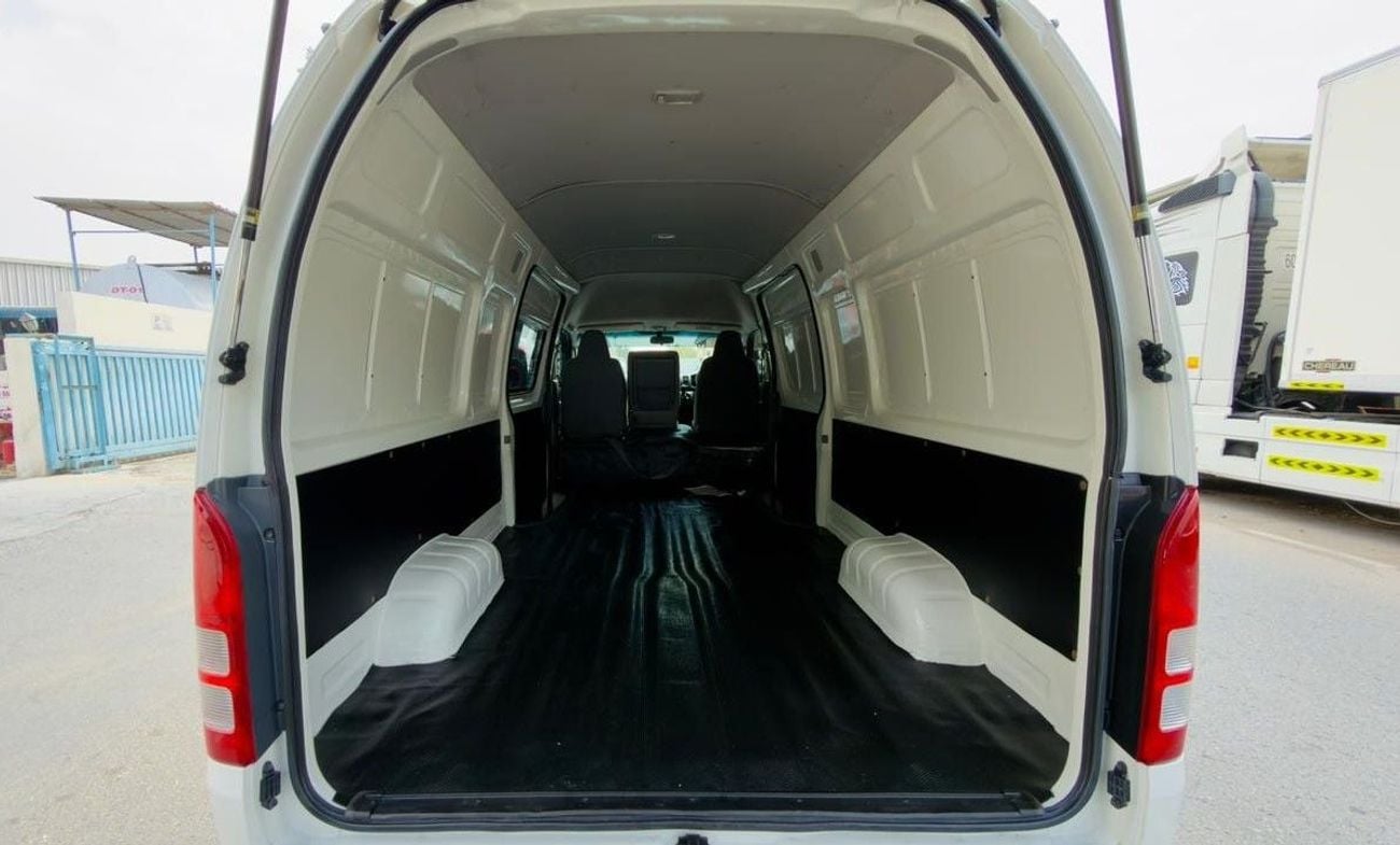 تويوتا هاياس -