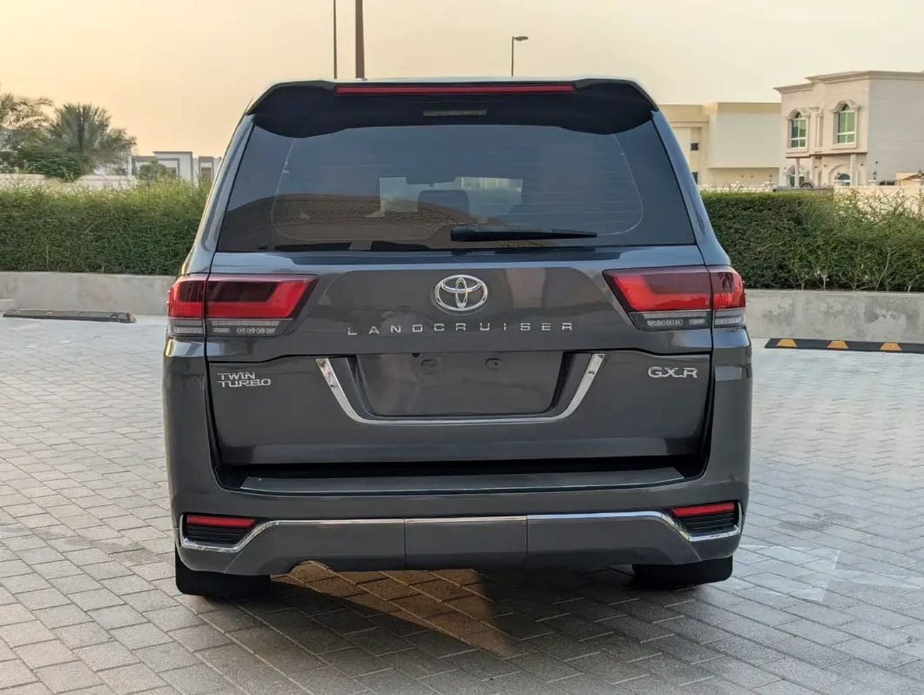 تويوتا لاند كروزر GXR Facelifted 2025 With Interior and Exterior V6 4.0L Full Option