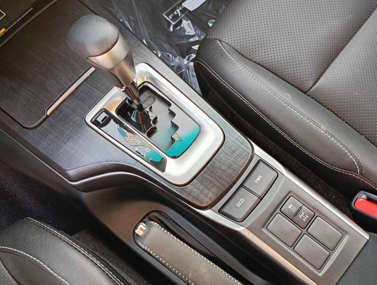 Toyota Fortuner SR5, 4.0L, V6, 2 Electric Seats, Auto AC, Rims, Leather Sts, Wireless Charger 2024MY (CODE# FP40F)