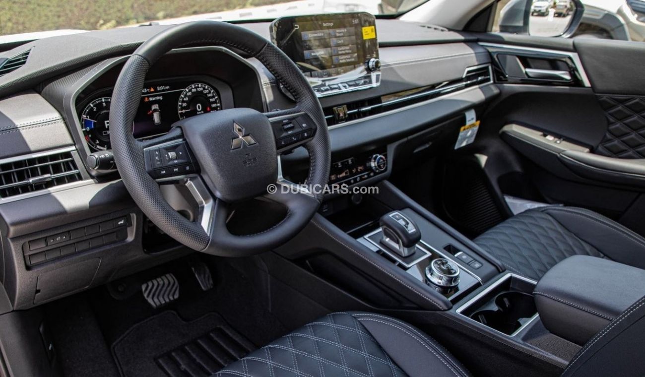 ميتسوبيشي آوتلاندر S-AWC 4WD/Pano-Roof/360camera/7seats. Local Registration +10%