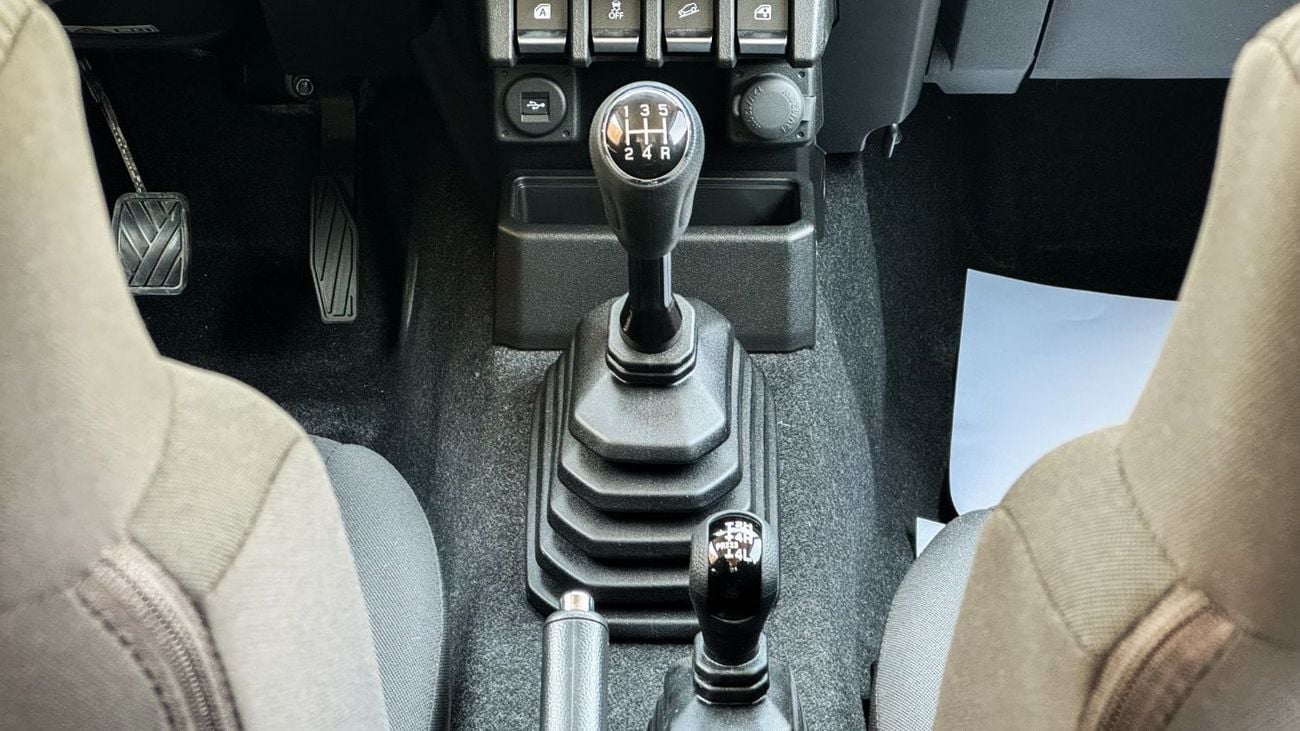 سوزوكي جيمني GL Manual Transmission GCC Specs 2026 Brand New 1.5L 4 Cylinders