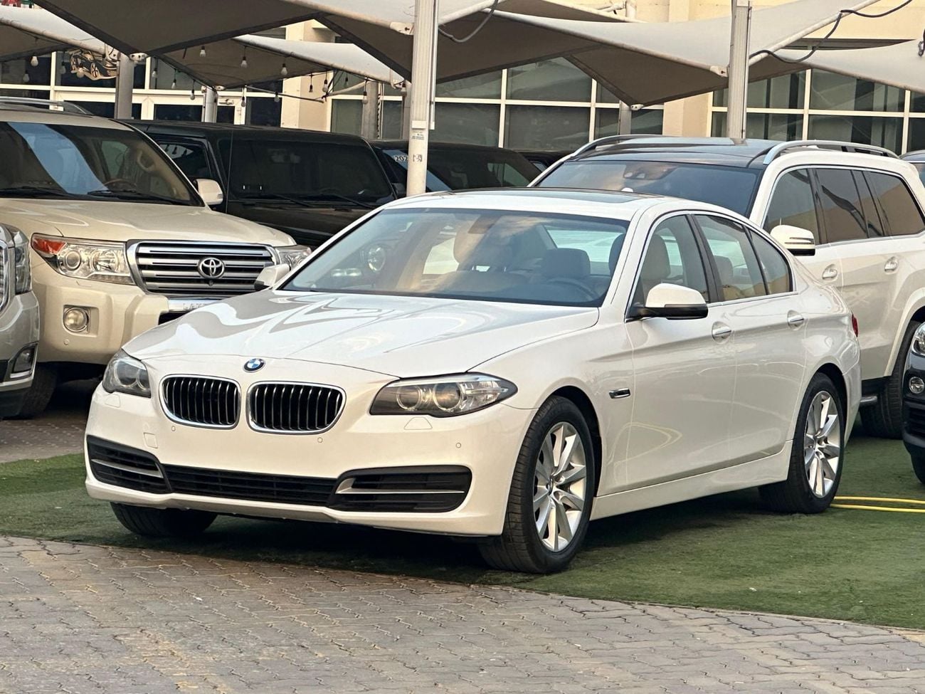 بي أم دبليو 520i