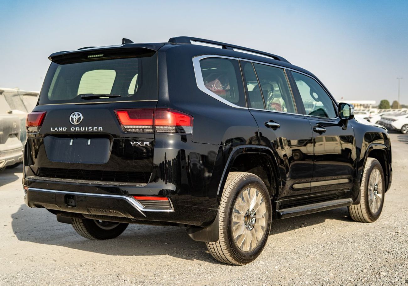 تويوتا لاند كروزر Landcruiser VXR without radar black with red and seats