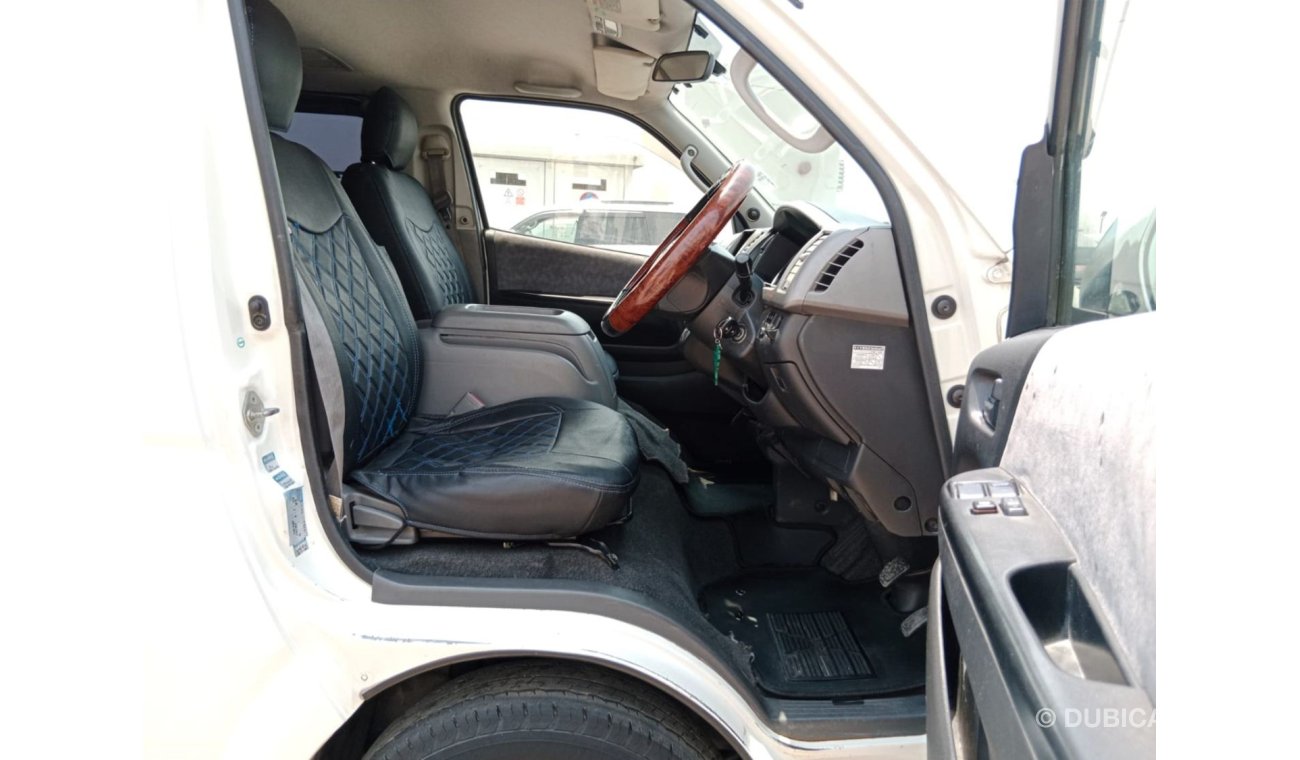 تويوتا هاياس TOYOTA HIACE VAN RIGHT HAND DRIVE (PM1439)