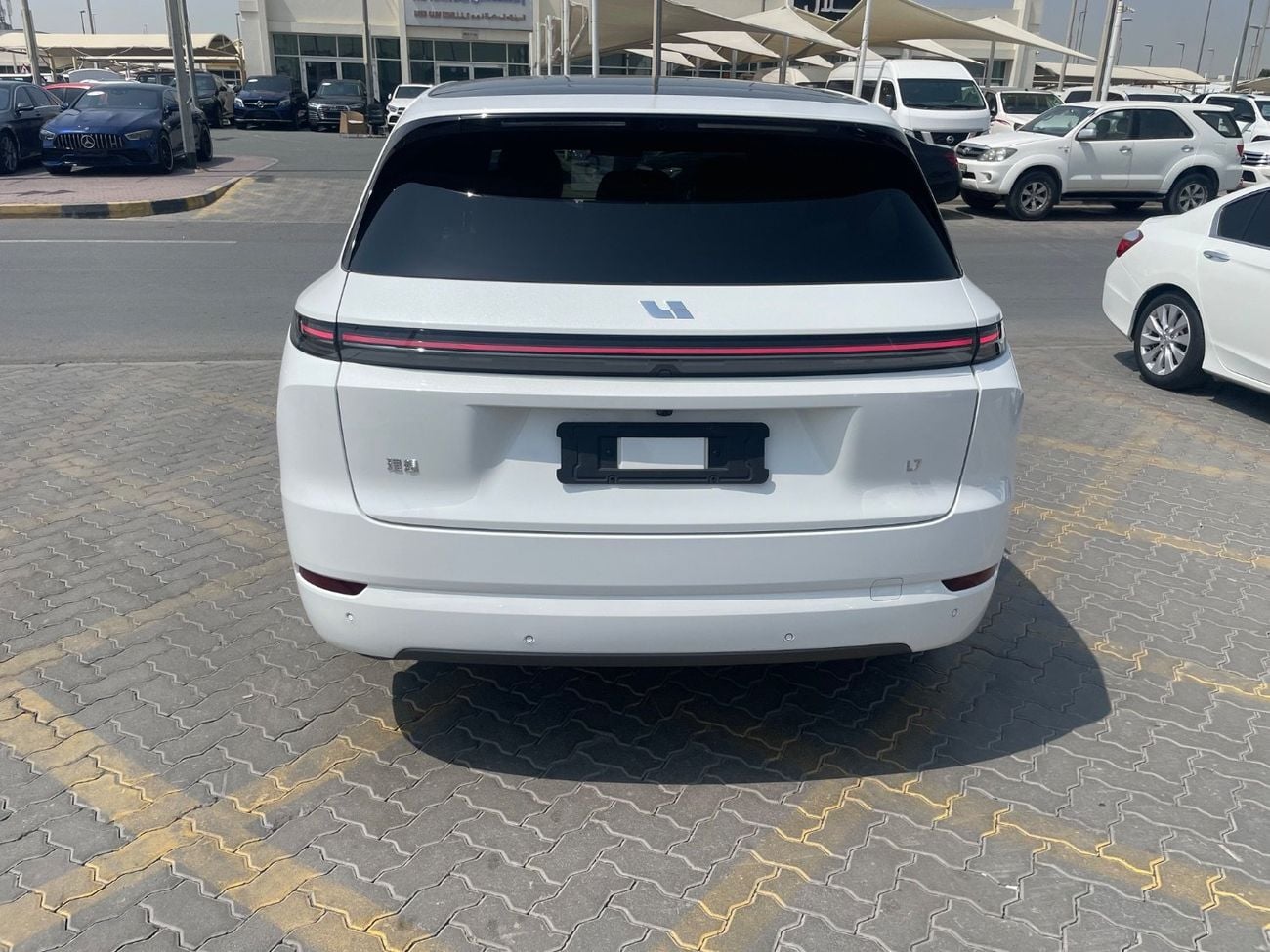 لي اوتو L7 لي اوتو L7 وارد الصين بحالة جيدة جدا