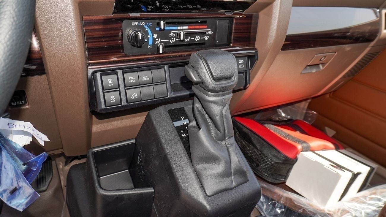 تويوتا لاند كروزر بيك آب Std 4.0L Single Cab Utility 4WD