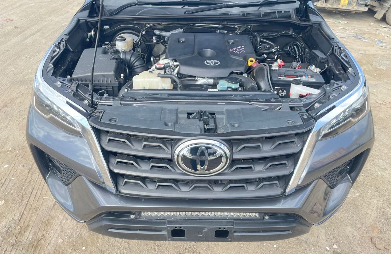 تويوتا فورتونر right hand drive diesel 2.8 liter
