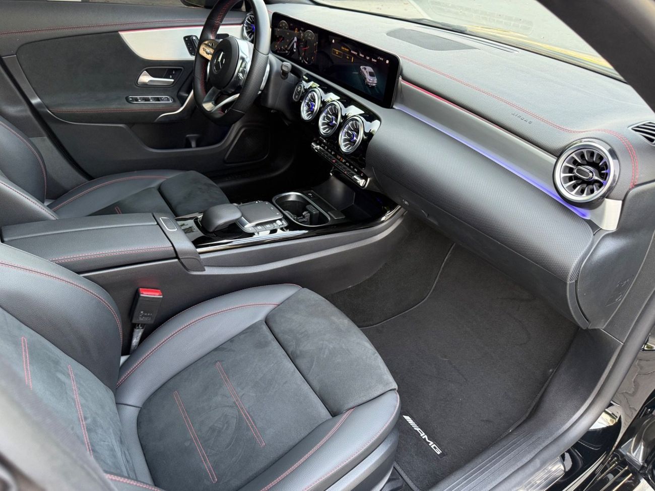 Mercedes-Benz CLA 250 Premium + 2.0L