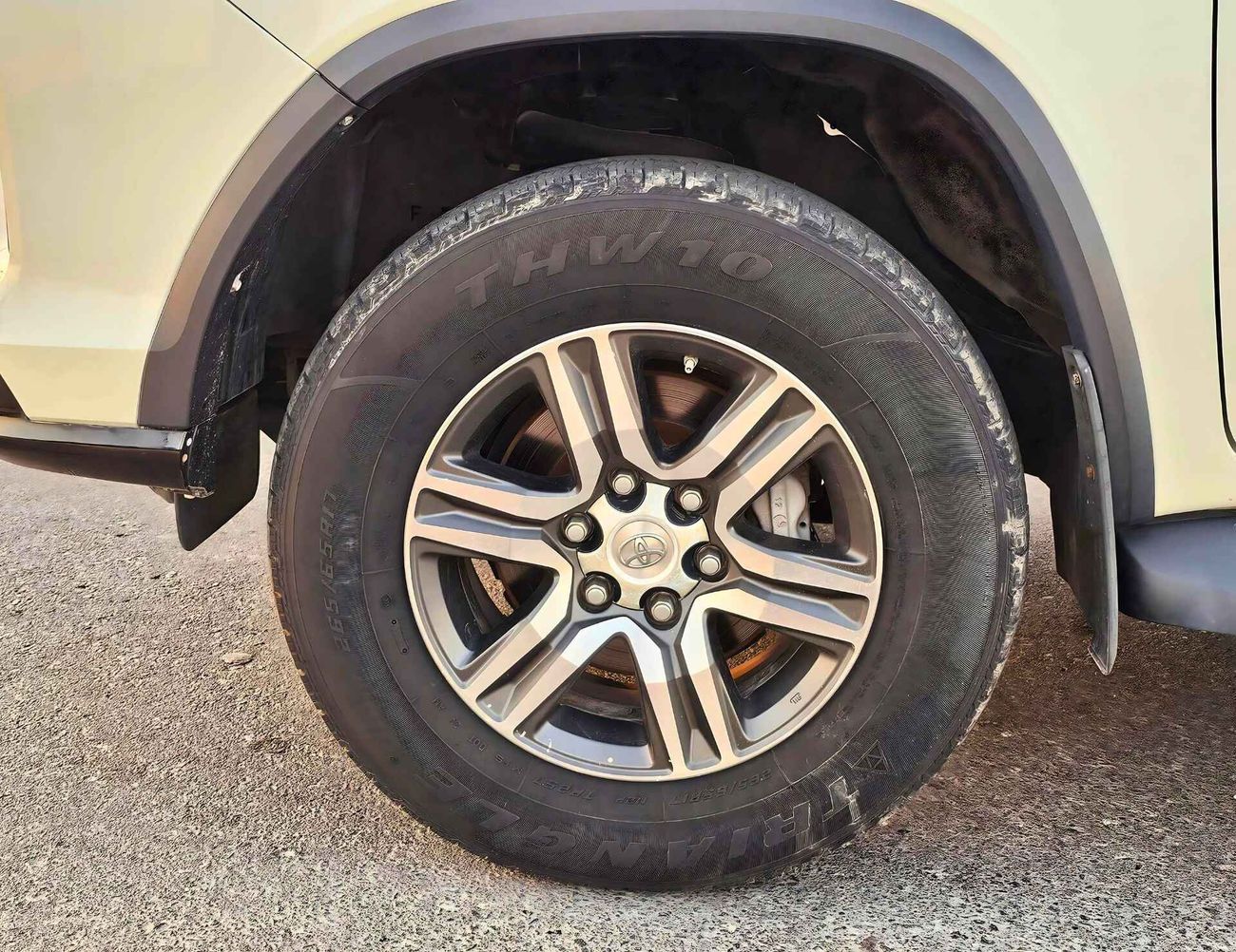 Toyota Fortuner GXR V6 4.0 4WD/ 2021 SHAPE/ LEATHER SEATS/ DVD CAMERA/ LOW MILEAGE/ EXPORT ONLY / LOT# 72939