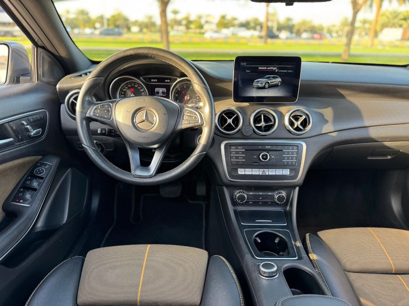 Mercedes-Benz GLA 250 Std 2.0L (208 HP)