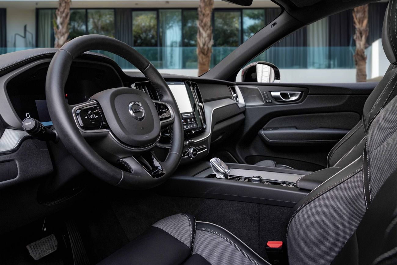 فولفو XC 60 B5 ULTIMATE DARK XC60 B5 Ultimate Dark | 2,448 P.M | 0% Downpayment | WARRANTY