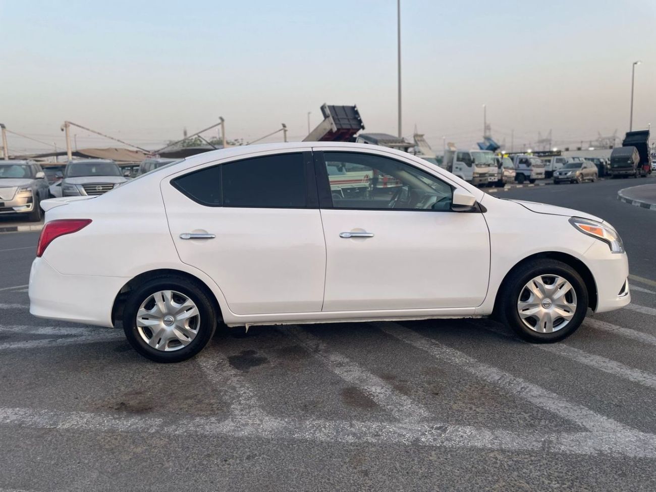 Nissan Versa 2018 Nissan Versa (Sunny) SV 1.5L V4 MidOption + Leather Seats -