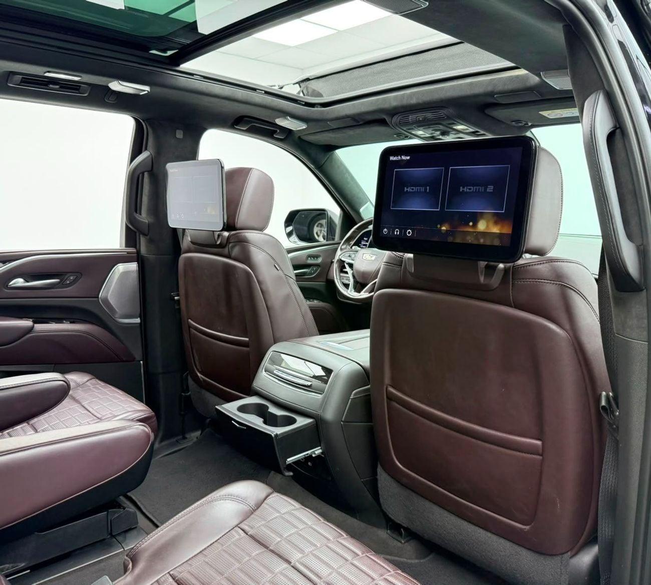 كاديلاك إسكالاد V SERIES 2023 Cadillac Escalade V, 2027 Cadillac Warranty, 2028 Cadillac Service Pack, Pilot Seats, GCC