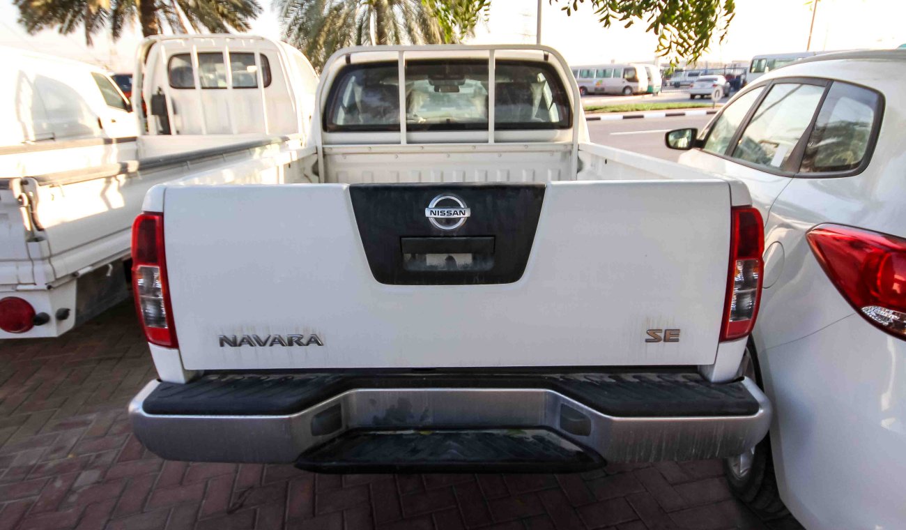 Nissan Navara SE