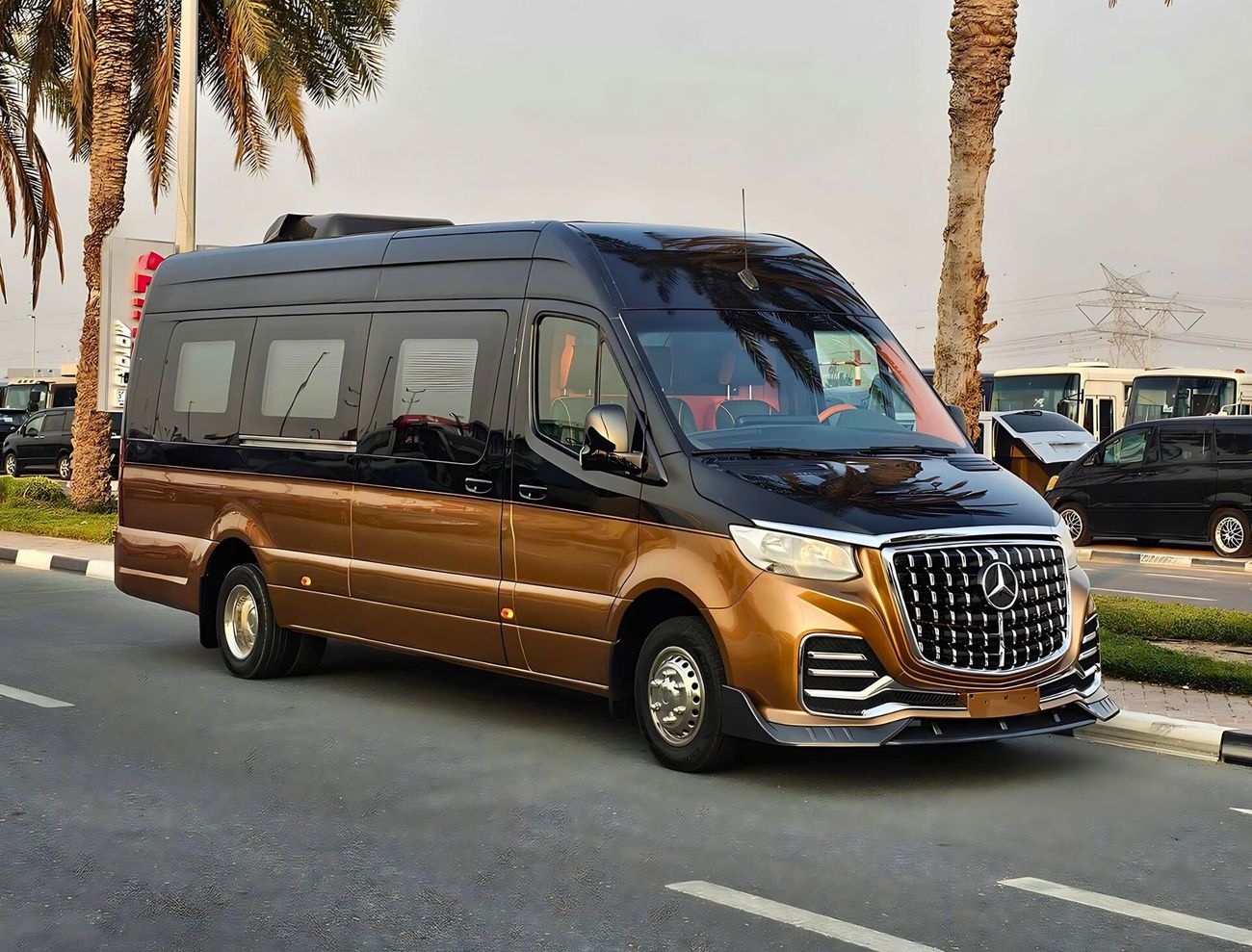 مرسيدس بنز سبرينتر A/T / DIESEL / VIP SEAT WITH VENTILATION AND MASSAGE / 9 SEATER / LOT# 72374