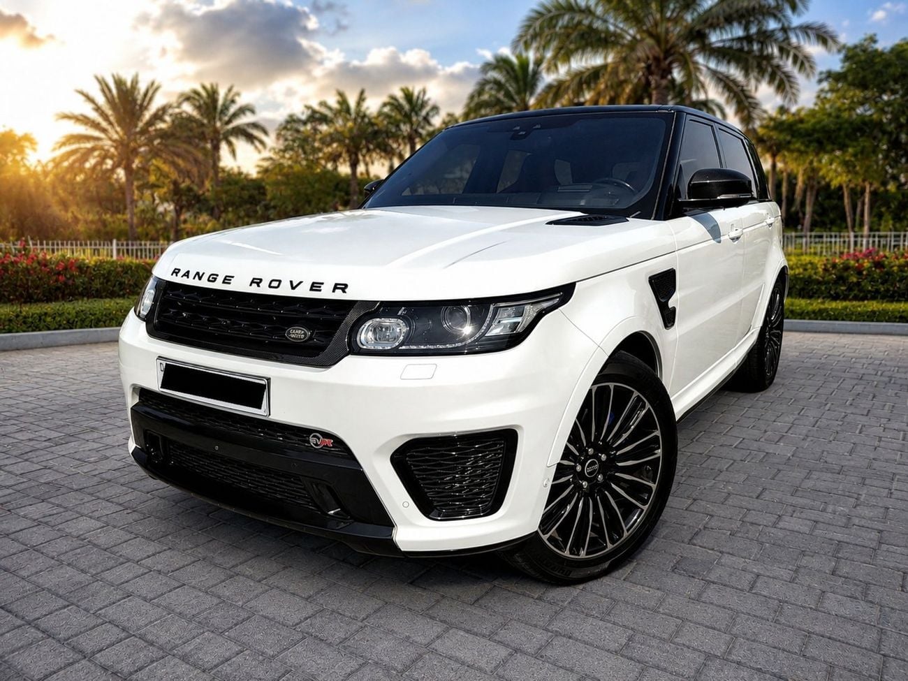 Land Rover Range Rover Sport SVR 5.0L (575 HP) AWD