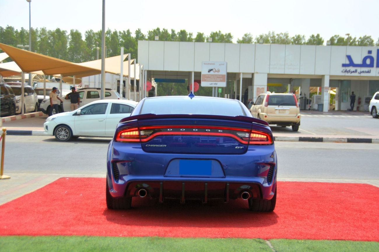 Dodge Charger GT 3.6L CHARGER WITH PADEL SHIFTERS AND BIG SCREEN