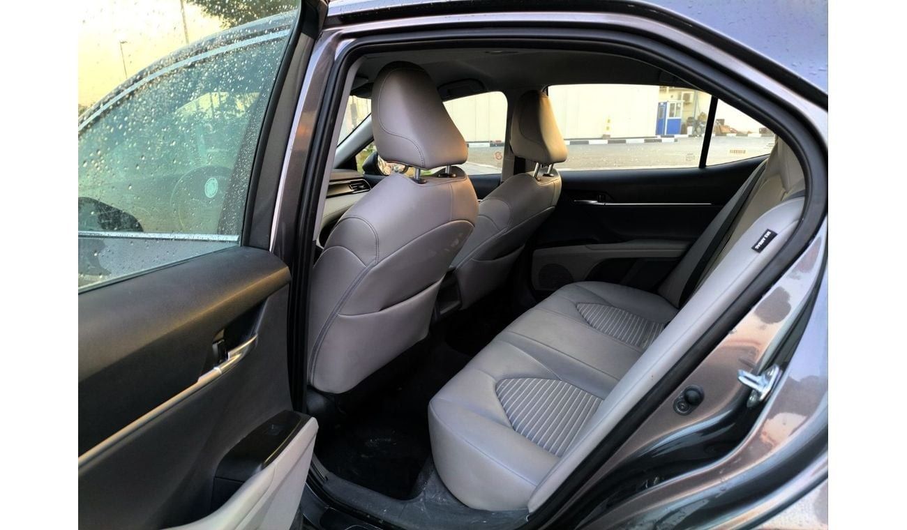 تويوتا كامري SE 2.5L (204 HP)