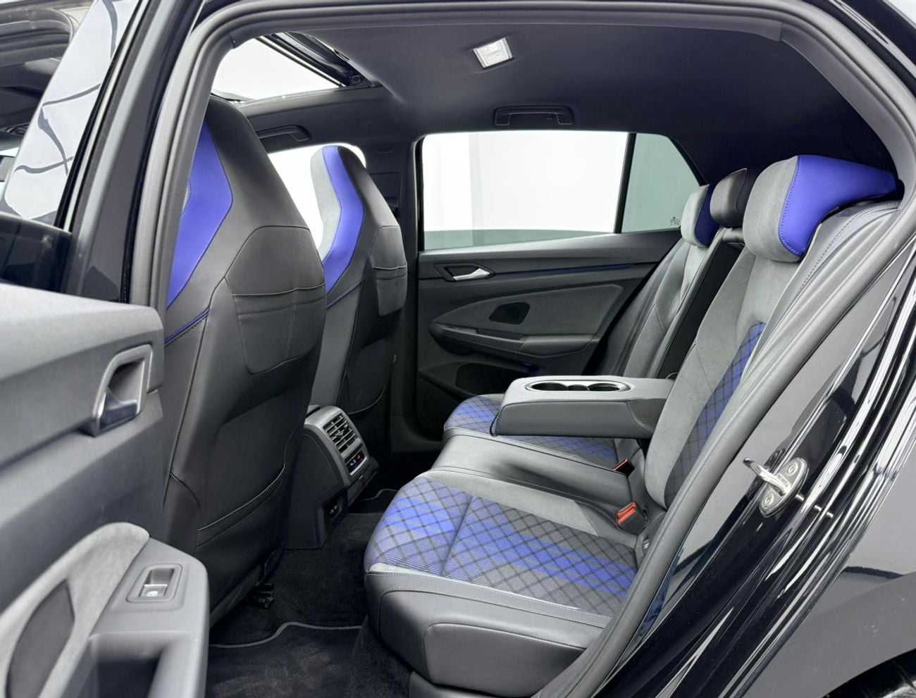 Volkswagen Golf 2022 Volkswagen Golf R, Warranty, Full Service History, Fully Loaded, Excellent Condition, European