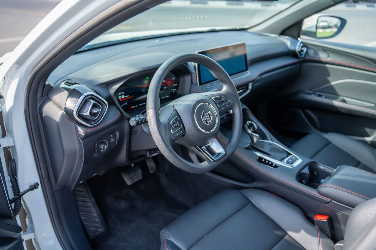 أم جي 5 MG5 2025 1.5L Petrol