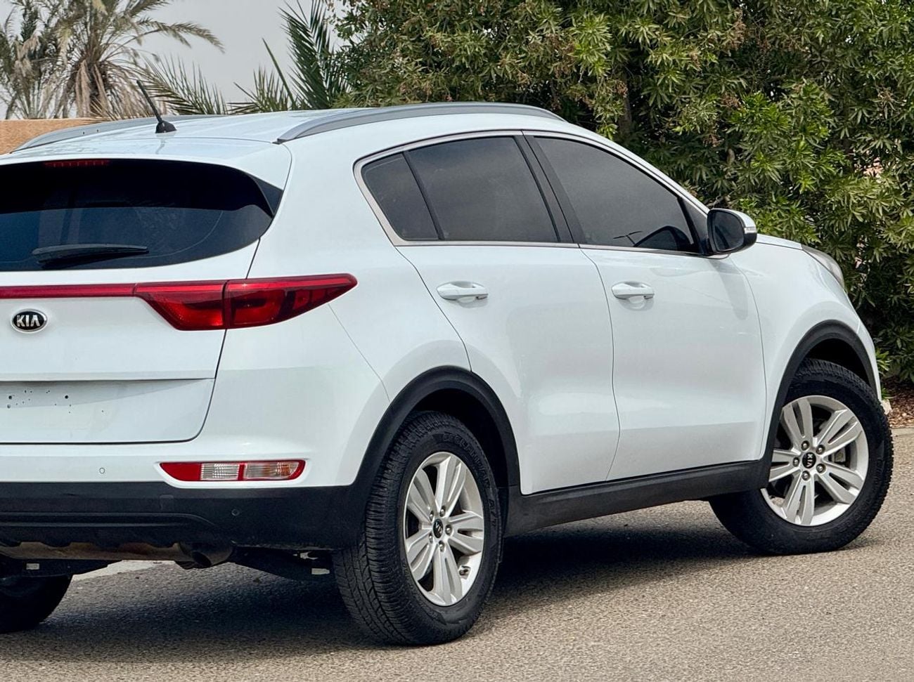 Kia Sportage LX 1.6L FWD 780x48- Monthly | GCC | Cruise, Camera, GPS l Accident Free