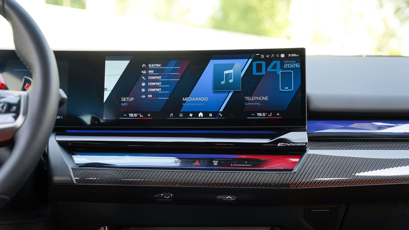 بي أم دبليو M5 200k km warranty worldwide transferable (valid at any BMW dealer) 17/10/2029 | exterior and interior