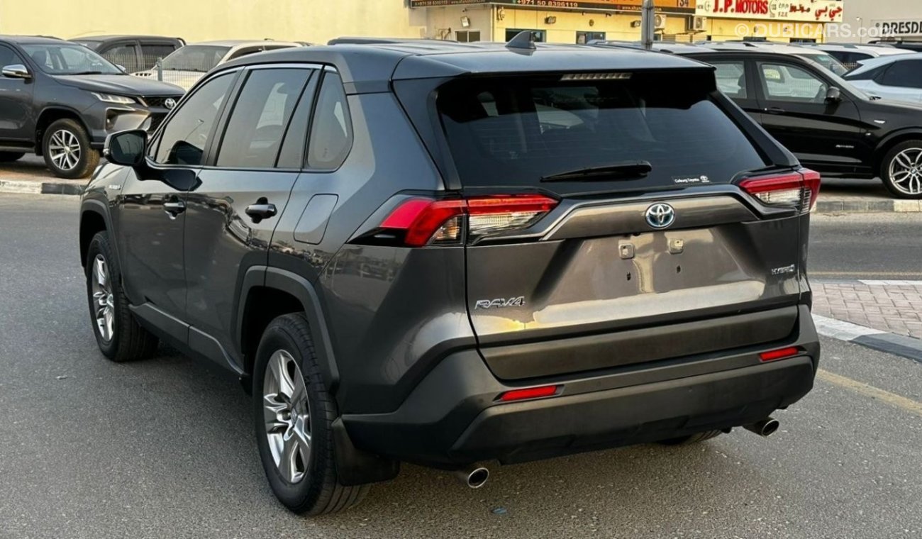 تويوتا راف ٤