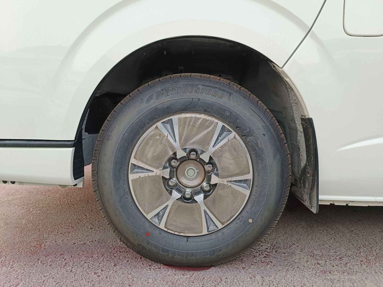 Toyota Hiace GL DIESEL / M/T / 15 STR /  ALLOY WHEEL (CODE # 67899)