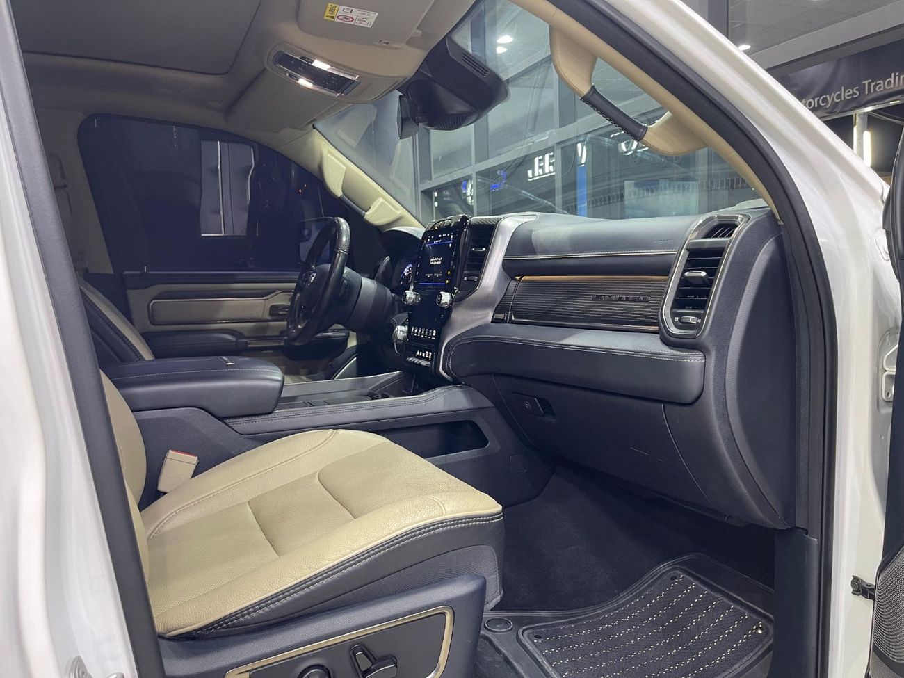 Dodge Ram Van DODGE RAM UNLIMITED 1500 5.7 HEMI