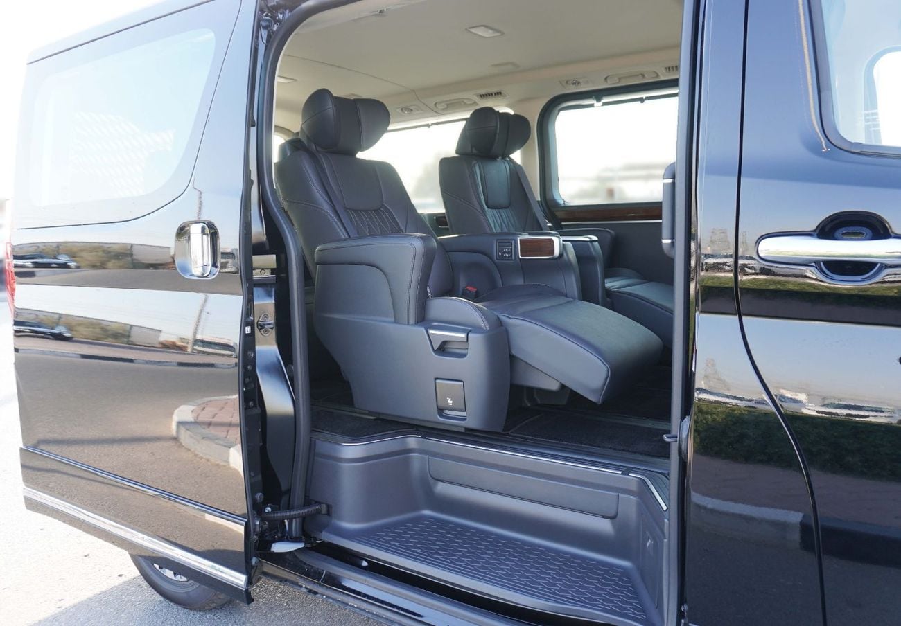 تويوتا جرافينا PREMIUM 3.5L LUXURY VAN 2026 MODEL
