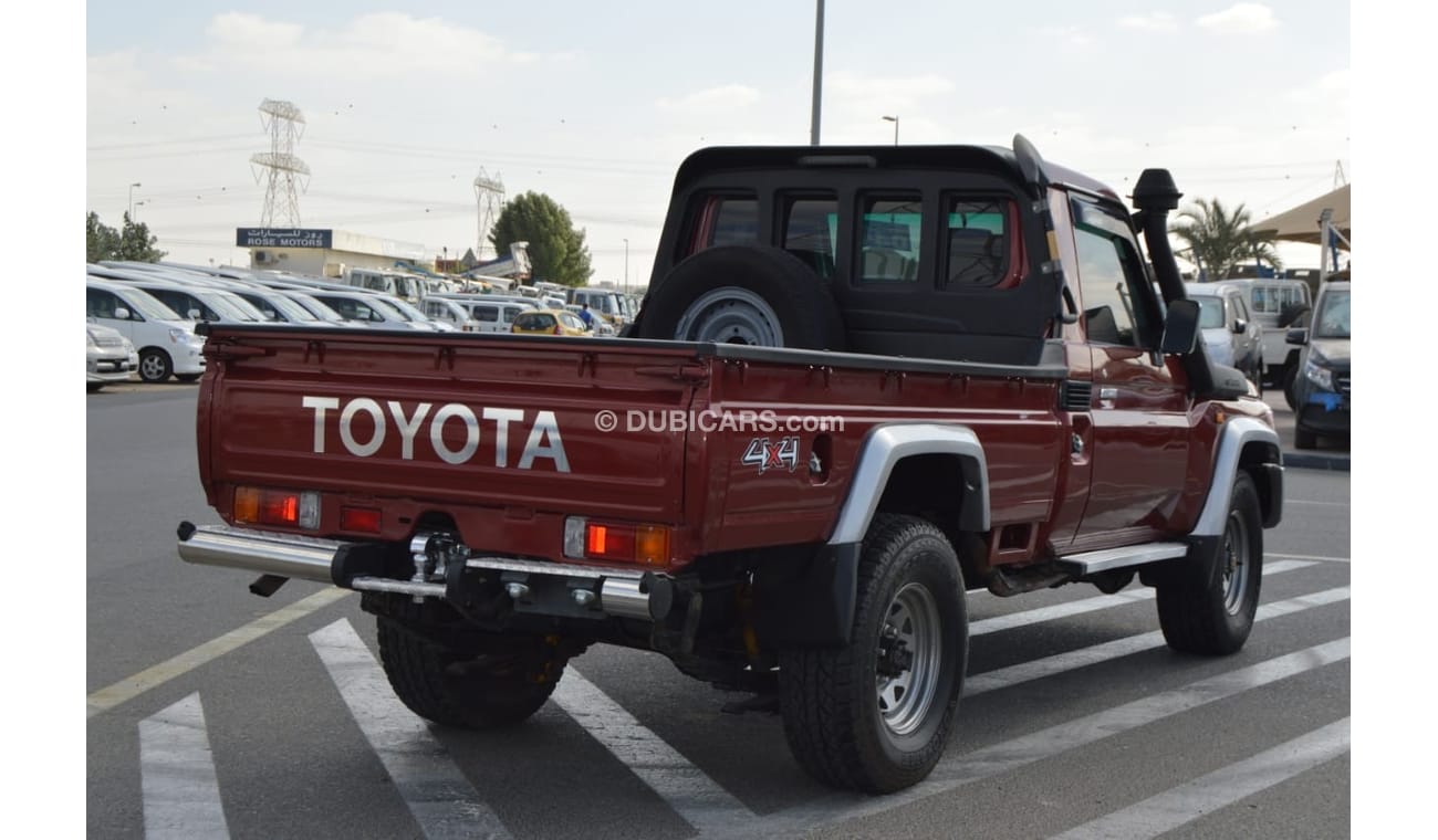 Toyota Land Cruiser Pick Up 1HZ Engine clean car