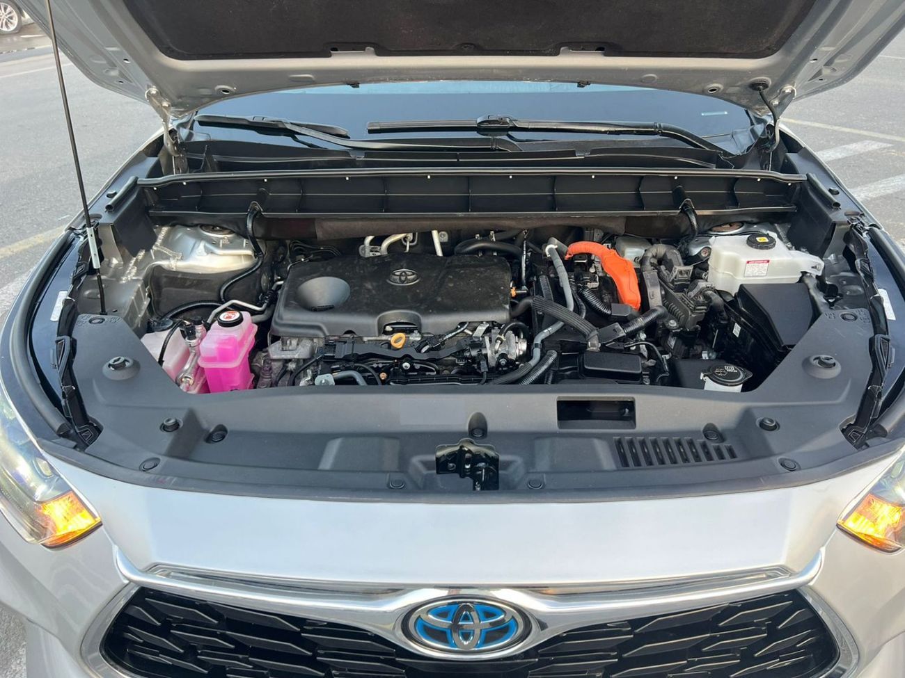 Toyota Highlander GLE HEV 2023 Toyota Highlander Hybrid Full Option - 2.5L V4 - AWD 4x4 - Rear Camera - Sunroof - Leather s