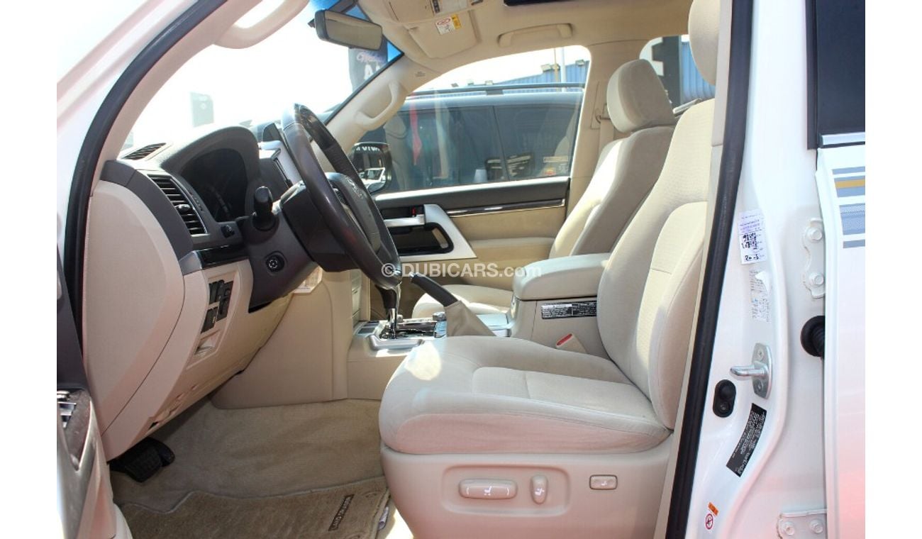 تويوتا لاند كروزر (2018) VXR V8 5.7 GCC