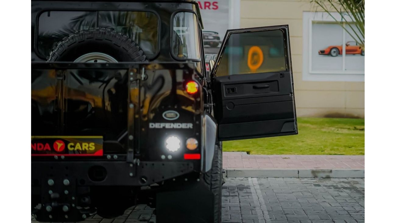 Land Rover Defender 110