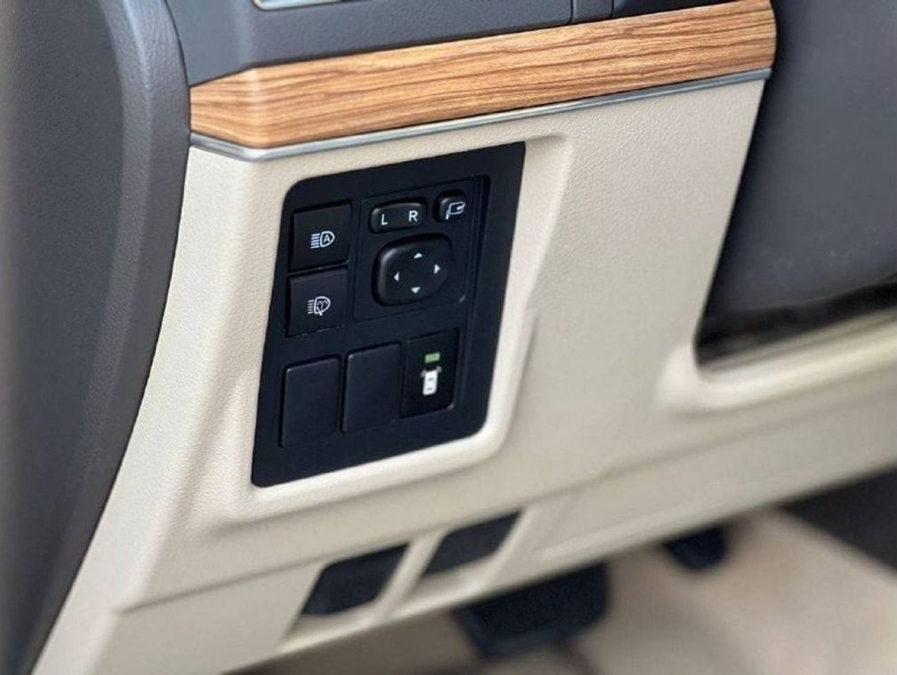 Toyota Prado VXR 4.0L PTR A/T  // 2023 // FULL OPTION WITH SUNROOF , LEATHER&POWER SEATS , BACK CAMERA // SPECIAL