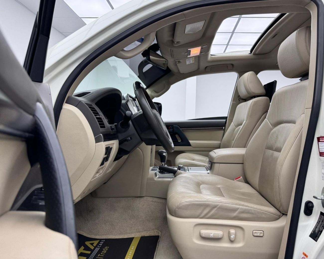 Toyota Land Cruiser GXR 4.6L 2019 Toyota Land Cruiser GX-R, 1 Year Warranty, Full Agency Service History, GCC