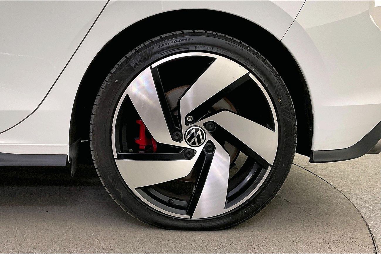 Volkswagen Golf GTI - Cloth | Carnival Sale • UP TO AED 20,000 OFF | Guaranteed Warranty | 0 Down Payment