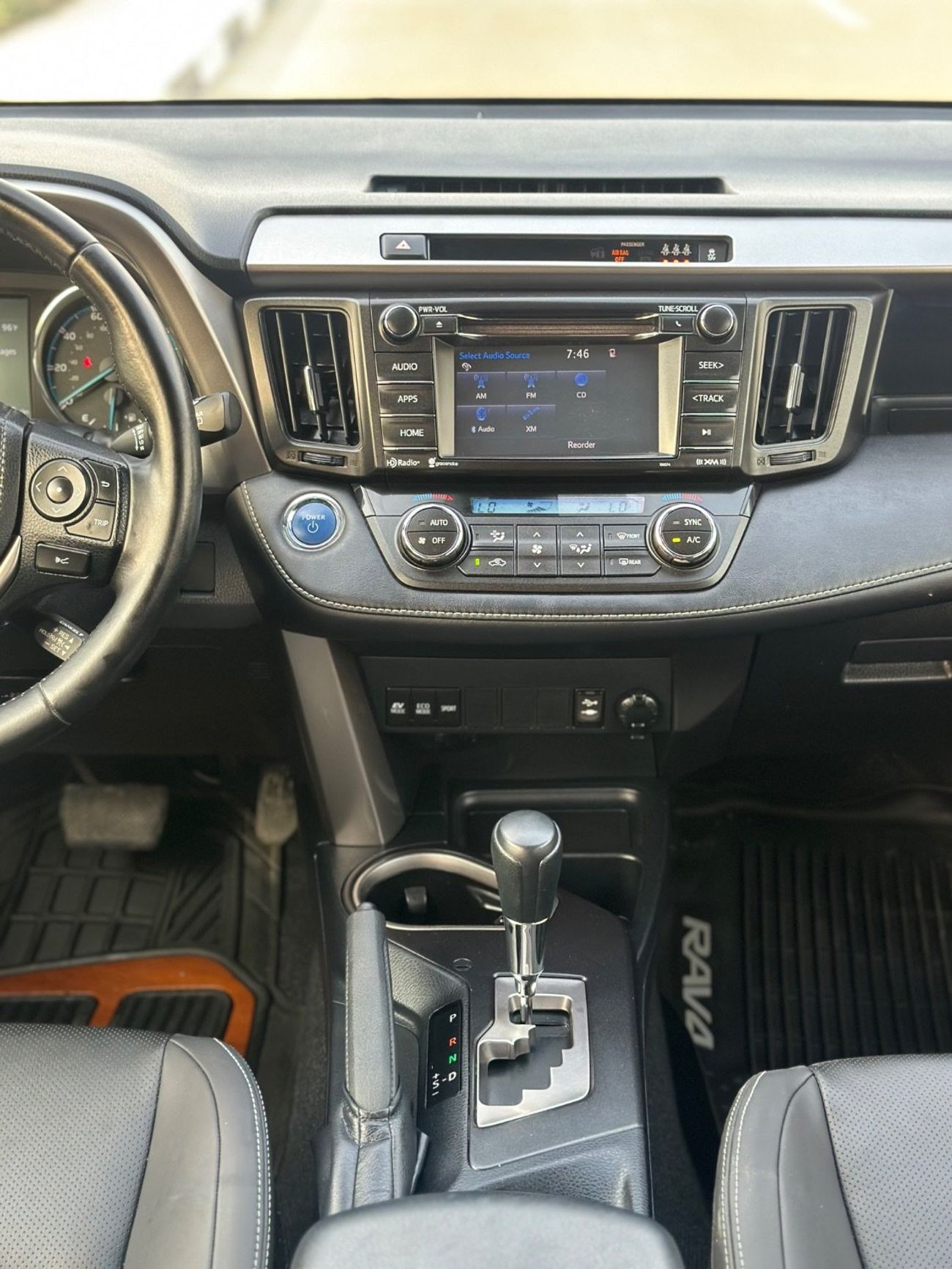 Toyota RAV4 Hybrid XLE 2.5L