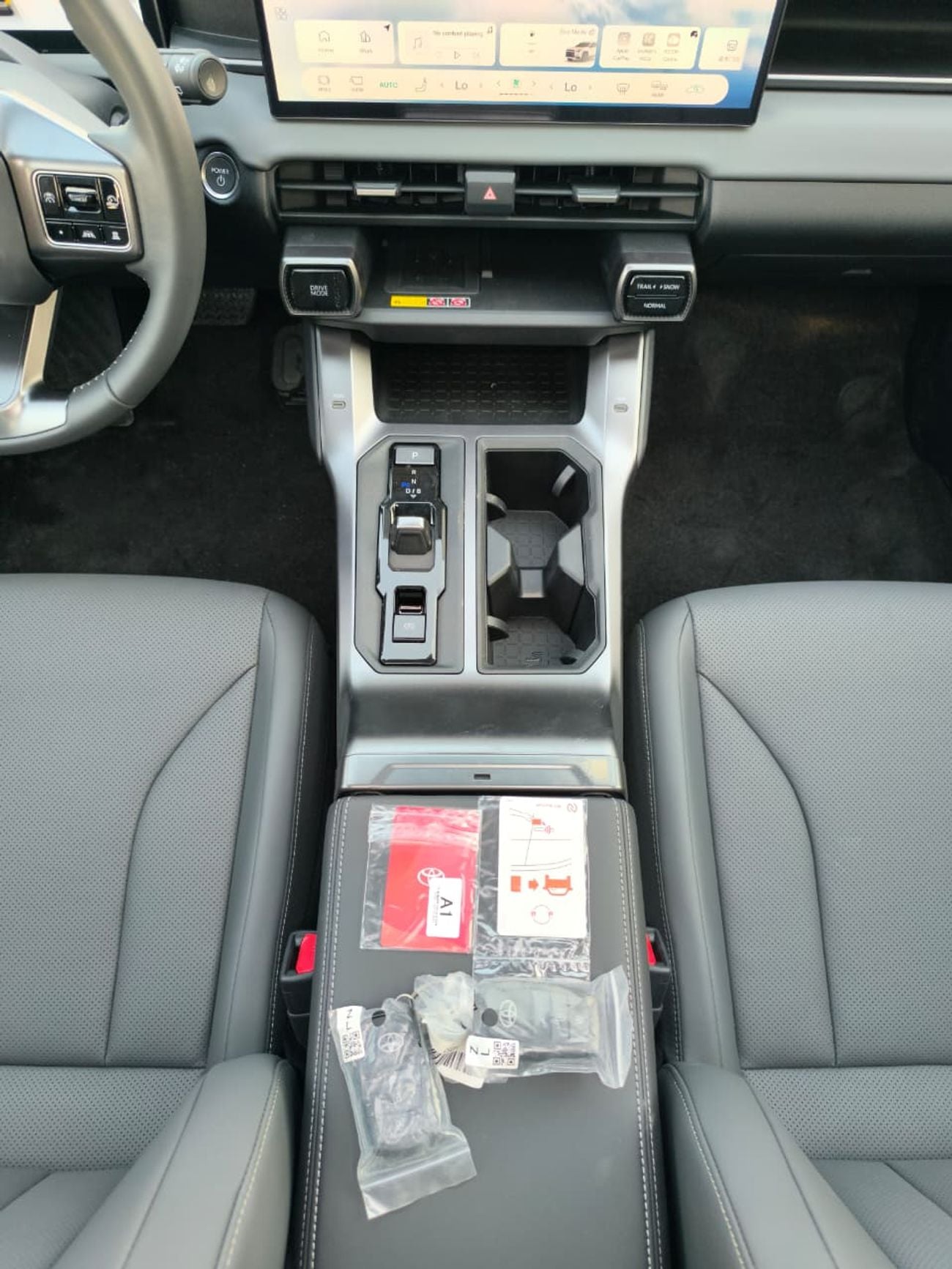 Toyota RAV4 2.5L Hybrid 4WD 2026 Deluxe Edition