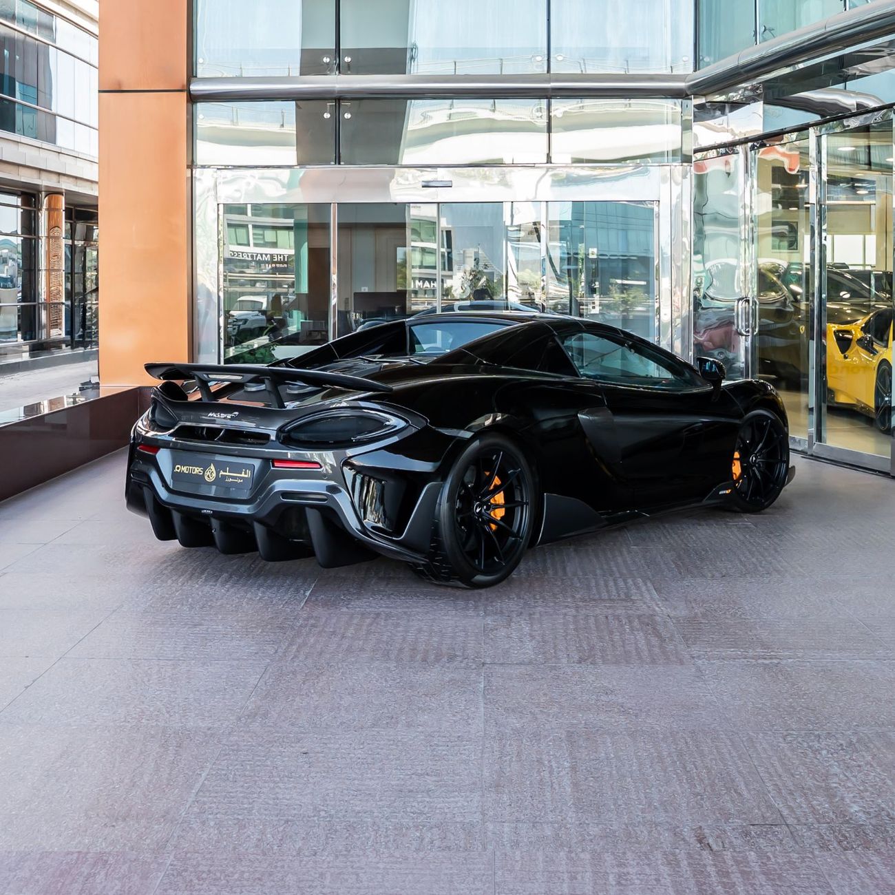 مكلارين 600LT 2020 MCLAREN 600LT SPIDER GCC WITH ONE YEAR FREE SERVICE