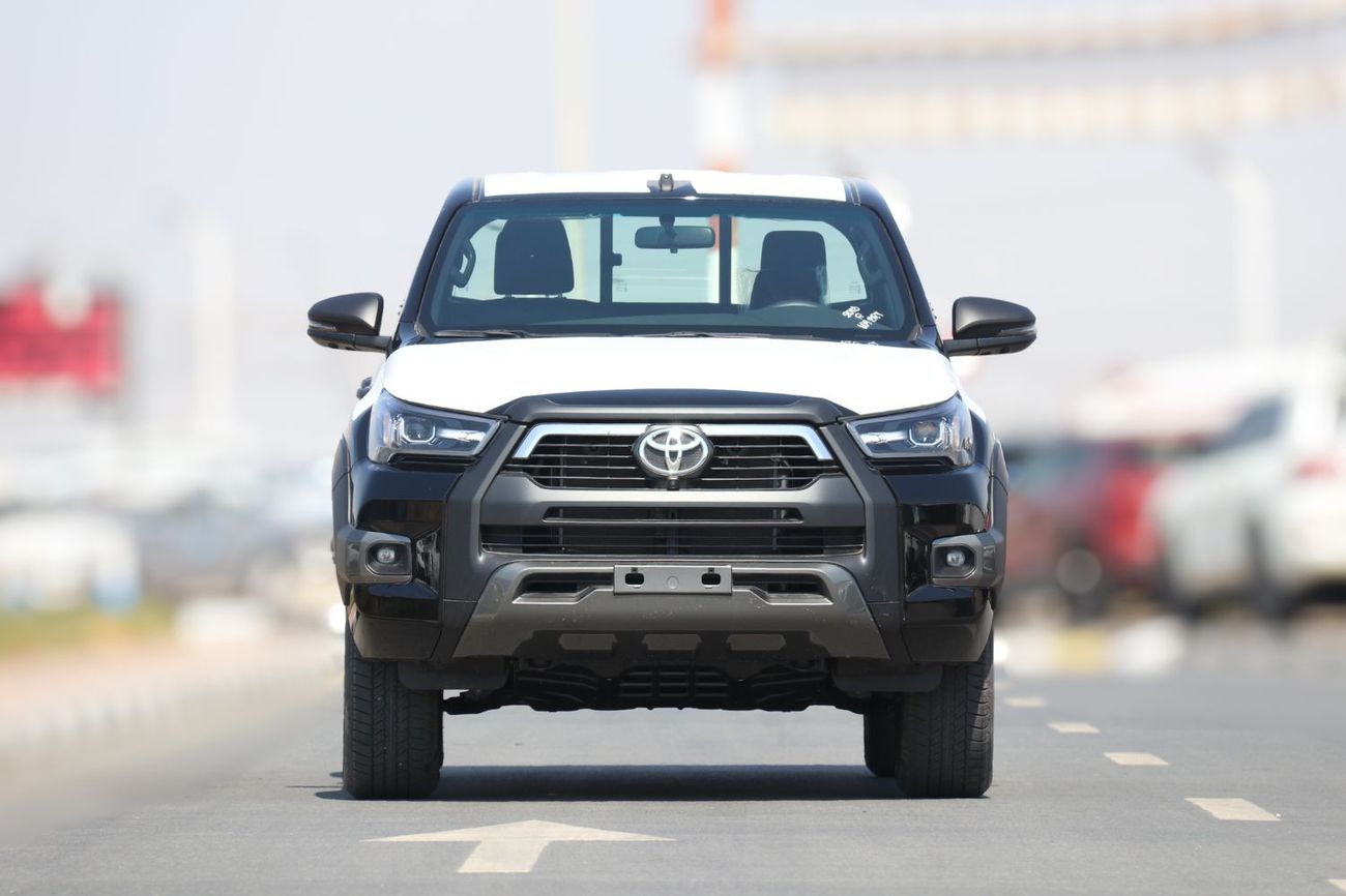 تويوتا هيلوكس متوفر ألوان مختلفة تويوتا هايلكس ADVENTURE 2024 بسعر جيد جدا