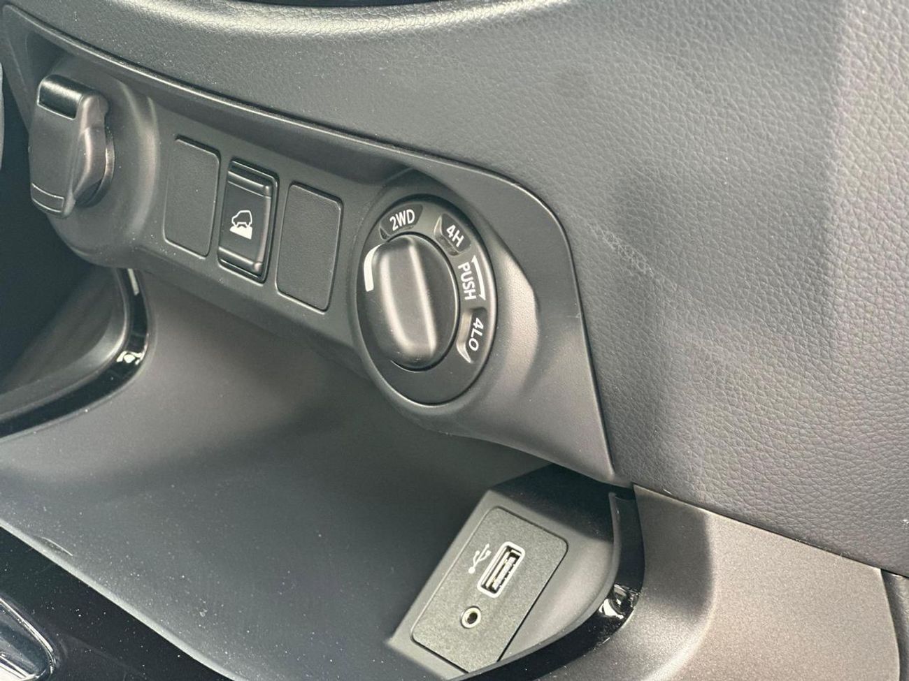 نيسان نافارا 2025 Nissan Navara D23 2.5L AT Diesel