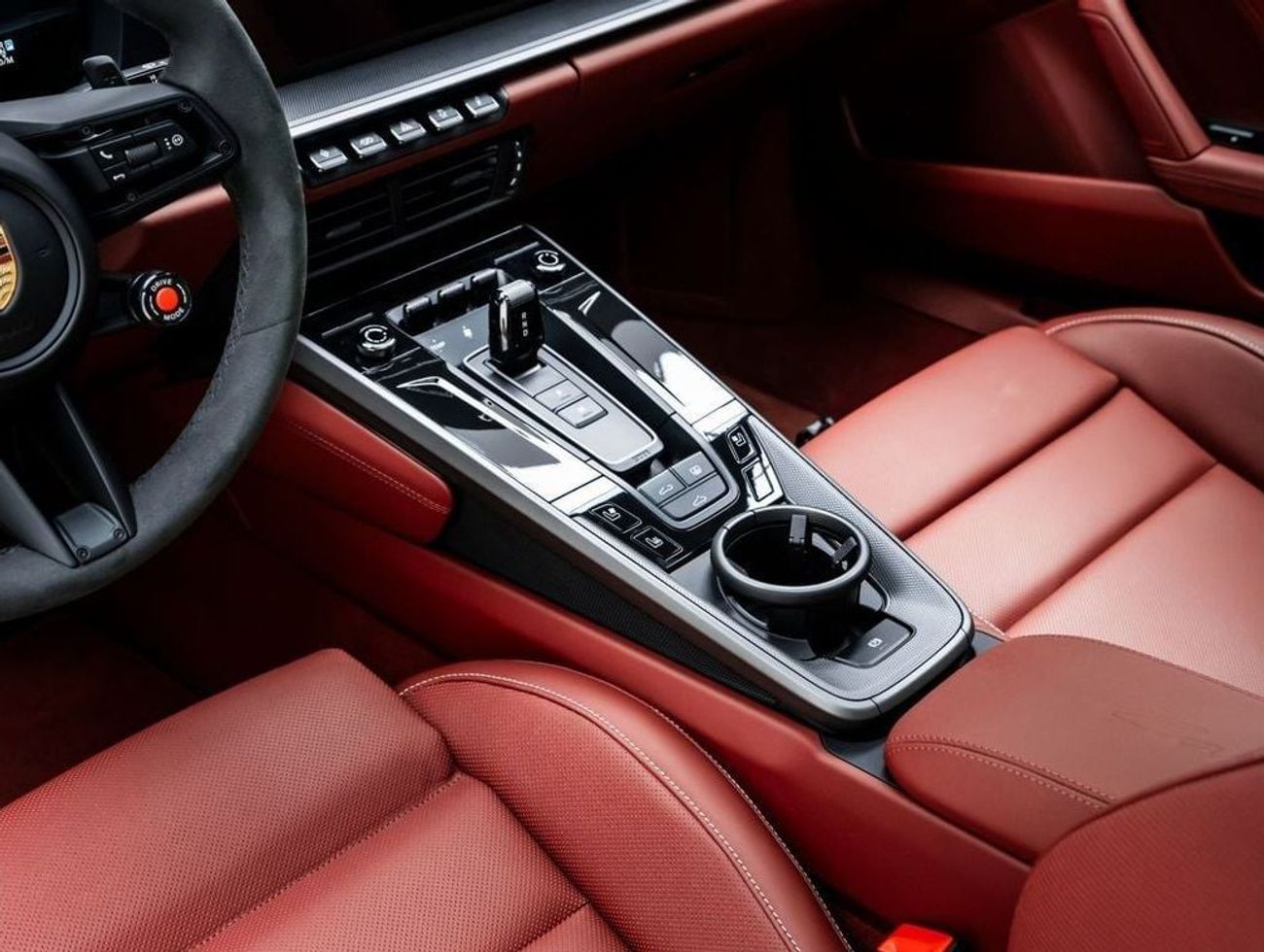 بورش 911 2025 Porsche Carrera, 2026 Porsche Warranty, Aero Kit, Very Low KMs, GCC