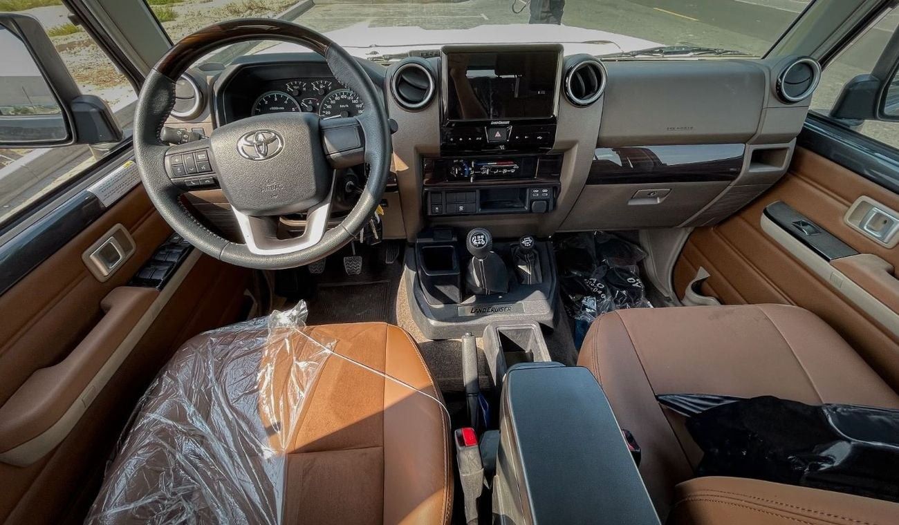 تويوتا لاند كروزر 70 TOYOTA LAND CRUISER 4.5 V8 DIESEL HTOP 5 DOOR