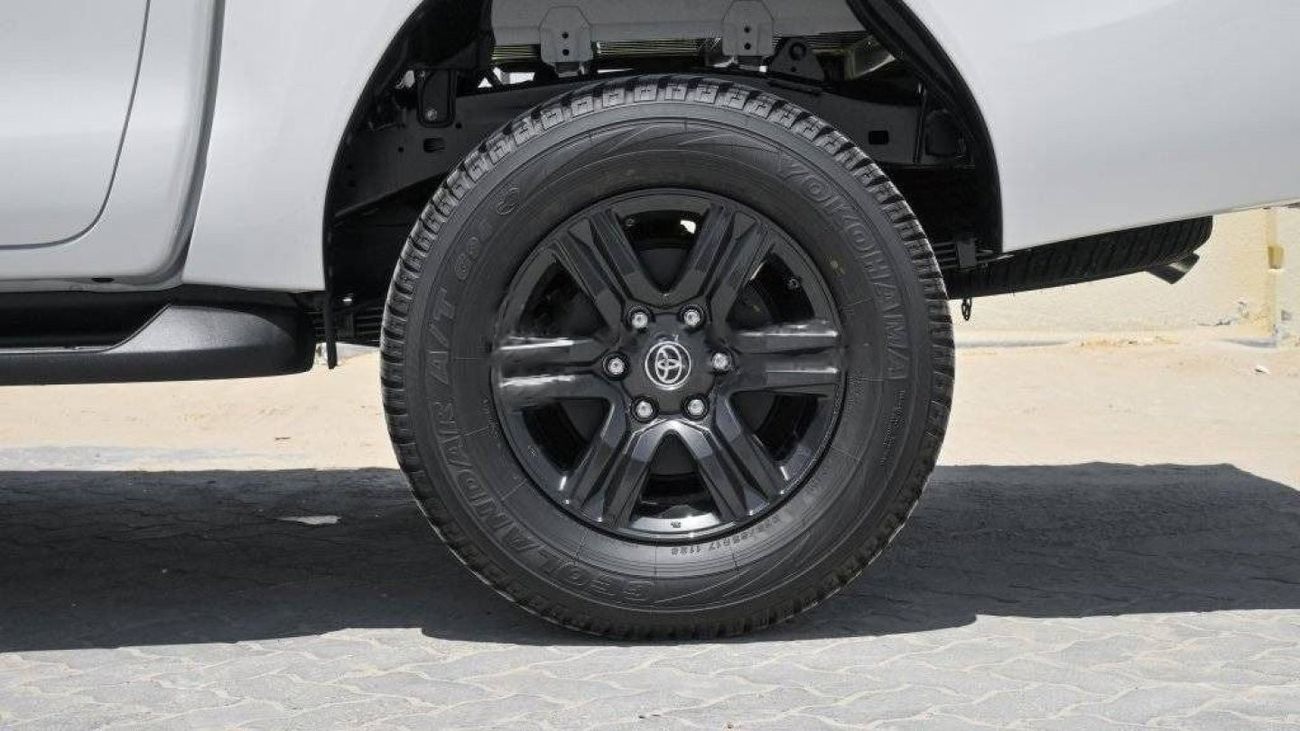 تويوتا هيلوكس 2.7 SR5, DIGITAL AC, ALLOY WHEELS, FOG LAMPS, MODEL 2024
