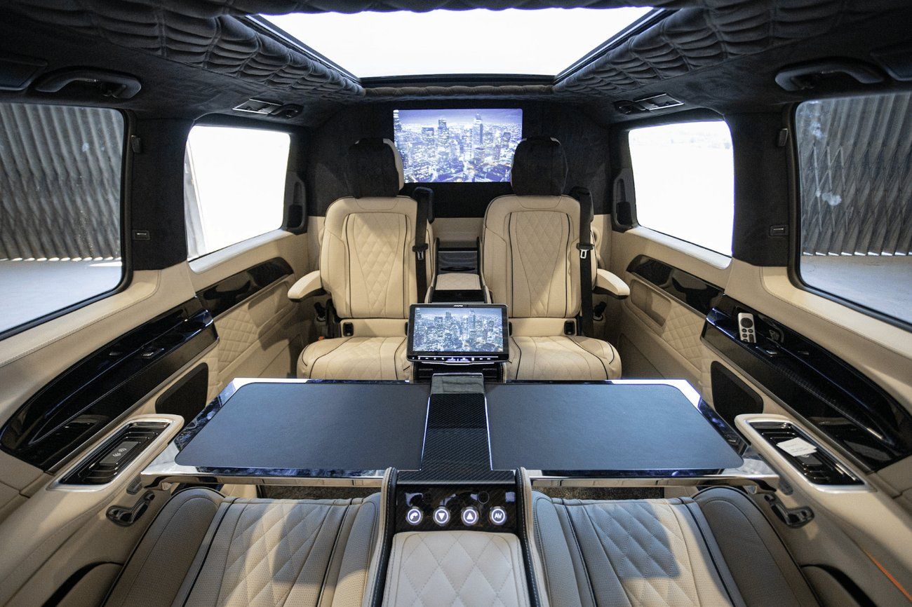 مرسيدس بنز V 300 Senzati GCC VIP Mercedes-Benz Approved Conversion