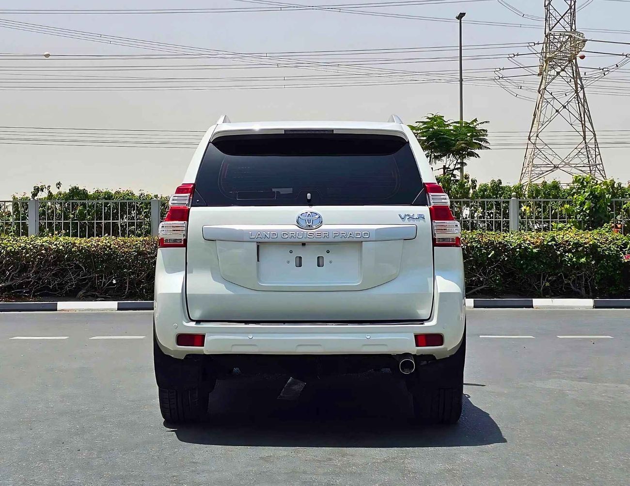 تويوتا برادو VXR/ V4 2.7L/ FULL OPTION/ SUNROOF/ ELECTRIC LEATHER SEATS/ HEADS REST TV/ DOWN TYRE/ LOT# 39672