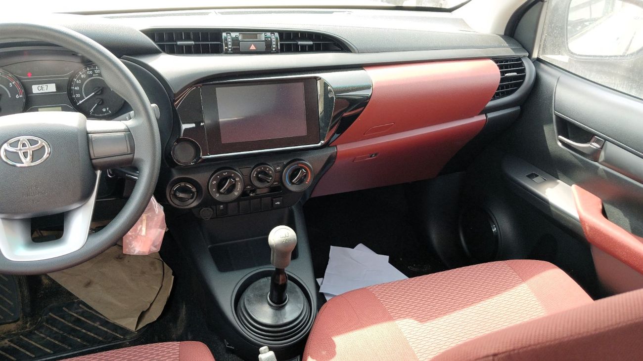 تويوتا هيلوكس 2.4L Diesel Manual DC Pickup 2026YM