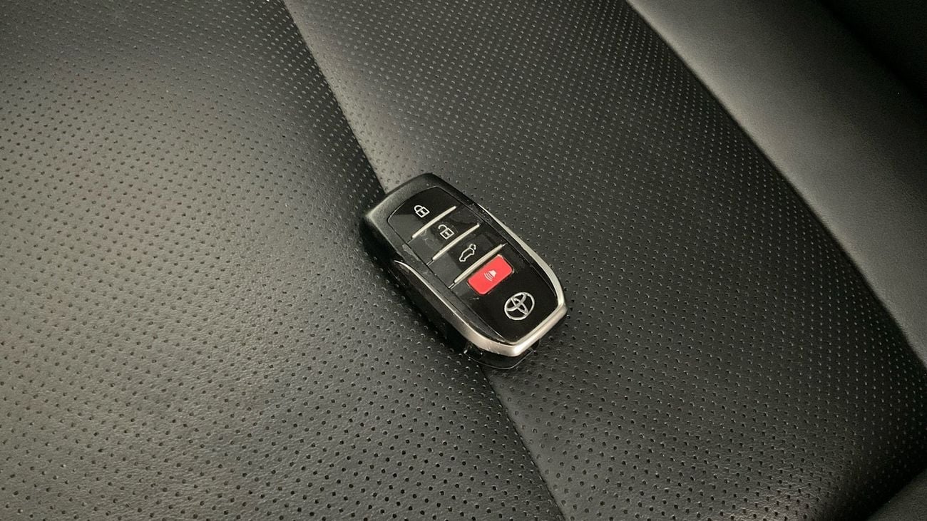 تويوتا لاند كروزر GXR | شامل الضمان | 0 ﺪﻔﻋﺓ ﺃﻮﻟﻯ