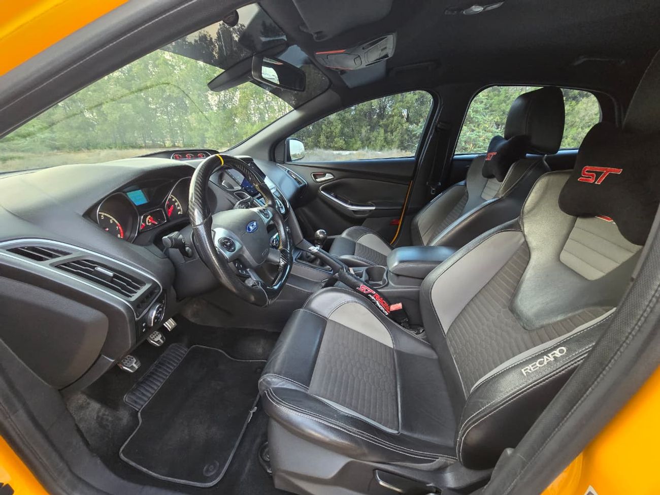 Ford Focus ST 2.0L FORD FOCUS ST 2014 GCC MANUAL // FULL OPITION // PERFECT CONDITION